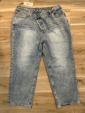 MICAS NWT plus size Asymmetric Waist Straight Leg Jeans Light wash blue